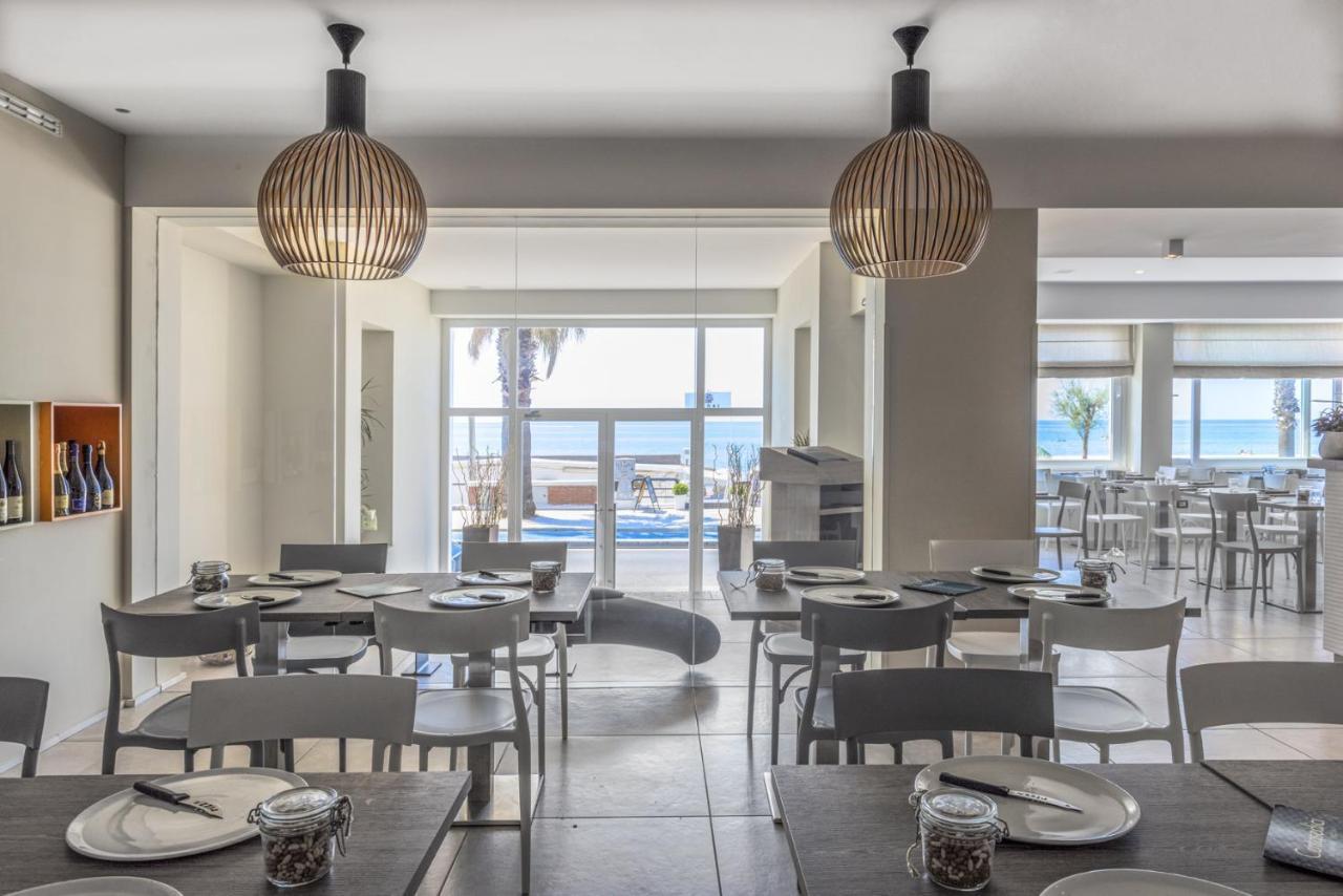Hotel Ristorante Centosedici Терачина Екстериор снимка