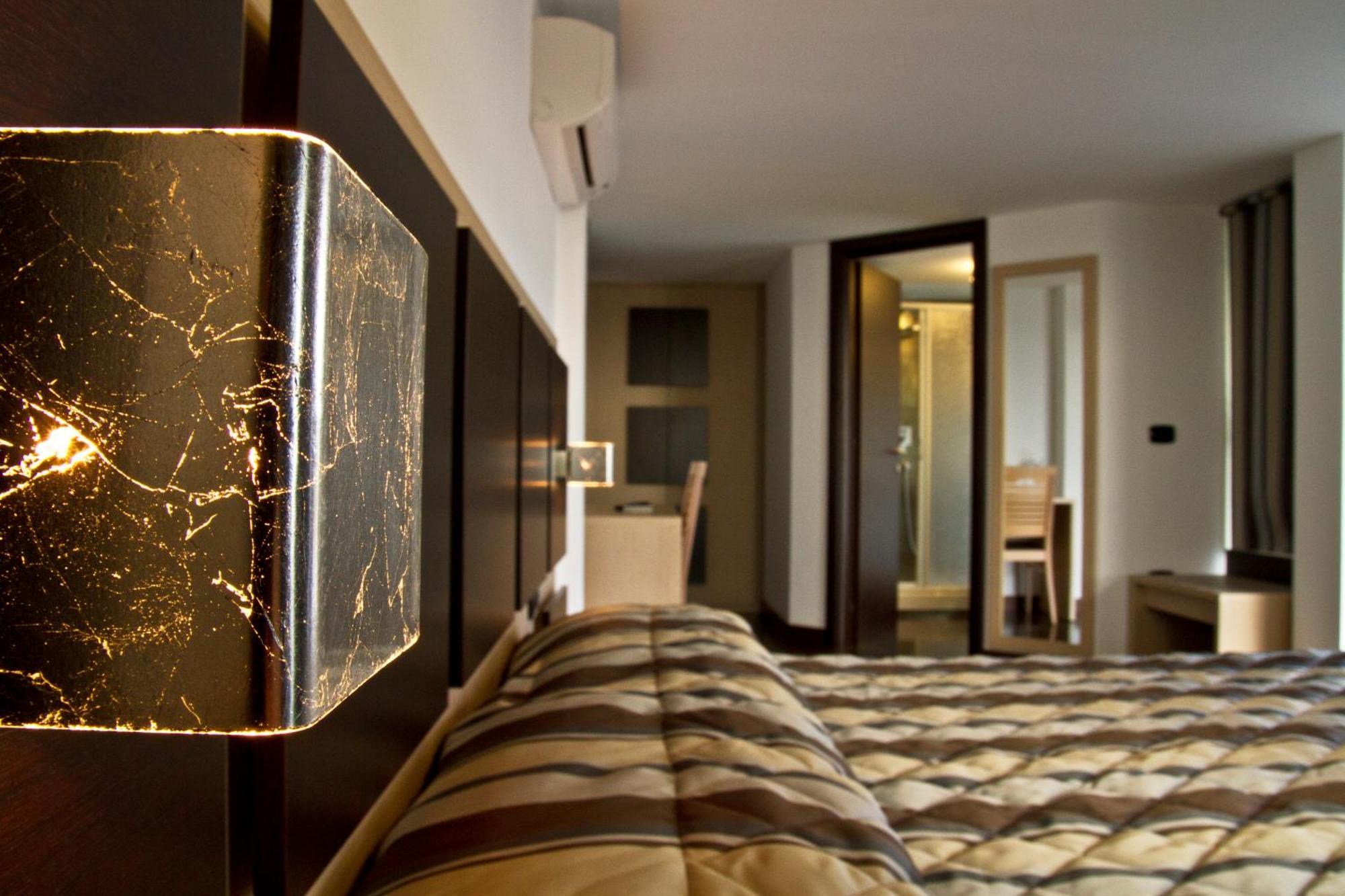 Hotel Ristorante Centosedici Терачина Екстериор снимка
