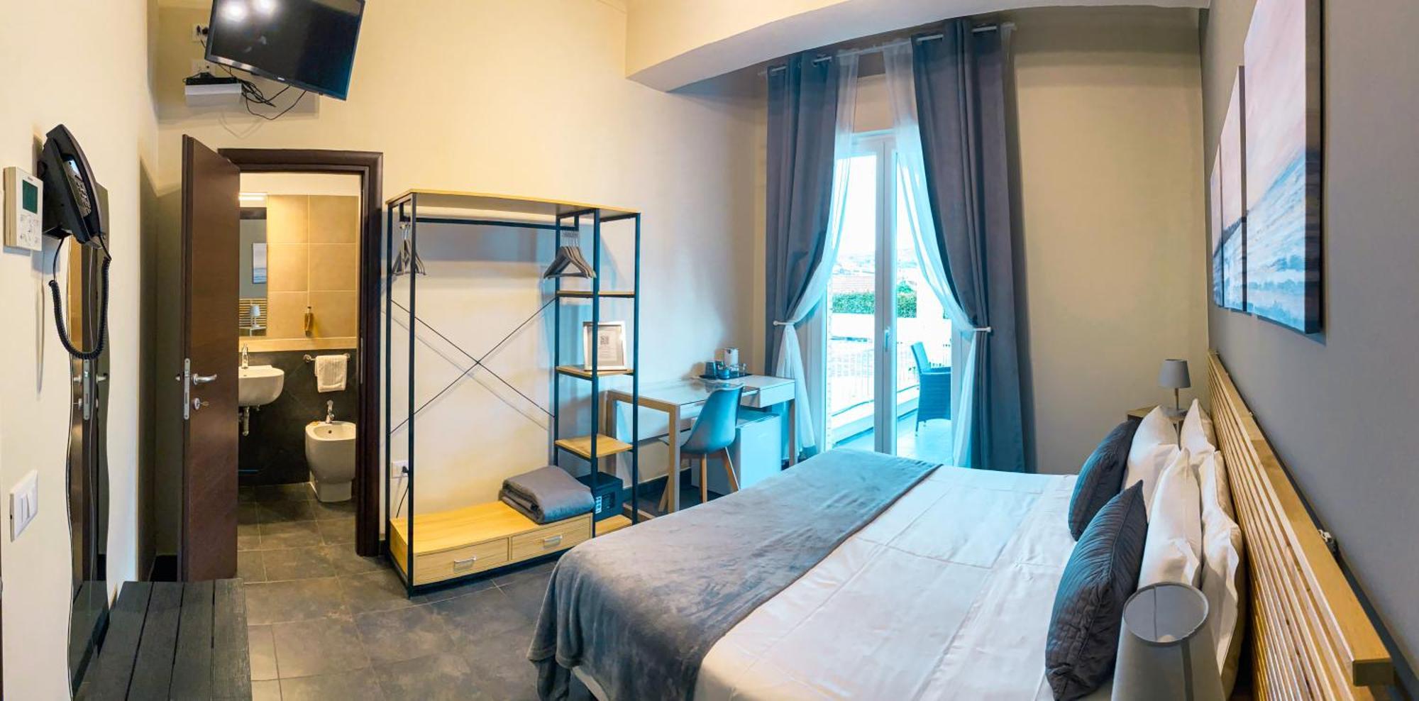 Hotel Ristorante Centosedici Терачина Екстериор снимка